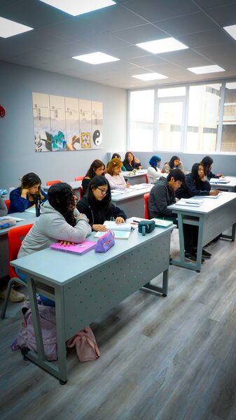 La_juventud_peruana_se_sumerge_en_el_aprendizaje_del_chino__14_000_estudiantes_adoptan_el_mandari_n____ video poster