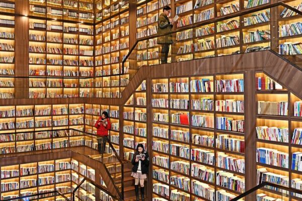 La lectura digital despega en China: Cómo la tecnología está cambiando los hábitos de lectura 📚✨ La_lectura_digital_despega_en_China__Co_mo_la_tecnologi_a_esta__cambiando_los_ha_bitos_de_lectura___