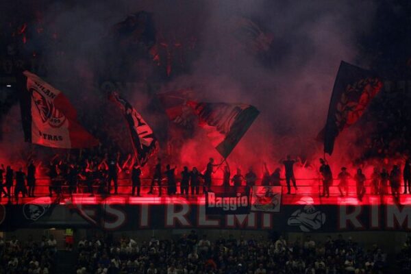 ⚽👥 La mafia invade las gradas: ultras del fútbol italiano en problemas ___La_mafia_invade_las_gradas__ultras_del_fu_tbol_italiano_en_problemas