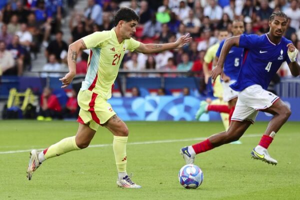La_magia_de_Camello_en_tiempo_extra_da_a_Espan_a_una_victoria_de_5_3_sobre_Francia_por_el_oro_oli_mpico___