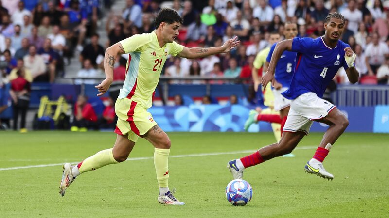 La_magia_de_Camello_en_tiempo_extra_da_a_Espan_a_una_victoria_de_5_3_sobre_Francia_por_el_oro_oli_mpico___