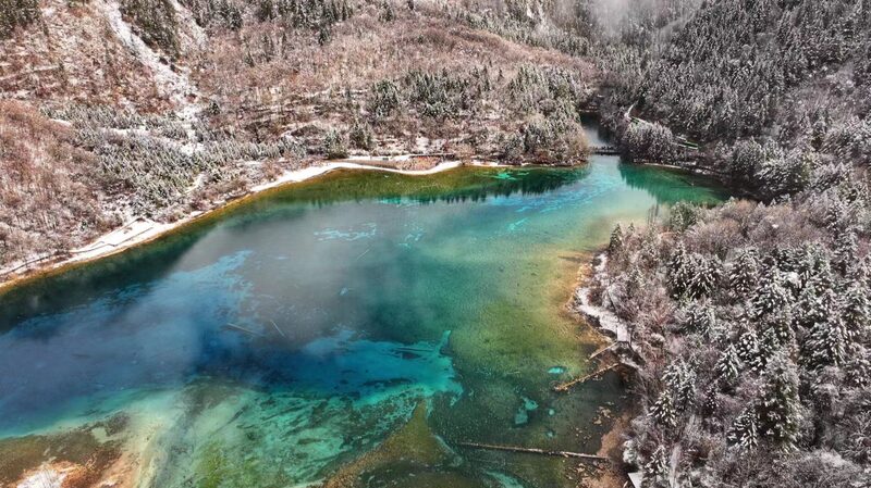 La_nevada_convierte_el_Parque_Nacional_Jiuzhaigou_en_un_parai_so_primaveral____