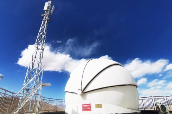La nueva estación láser de China impulsa la transmisión de datos satelitales 🚀✨ La_nueva_estacio_n_la_ser_de_China_impulsa_la_transmisio_n_de_datos_satelitales___