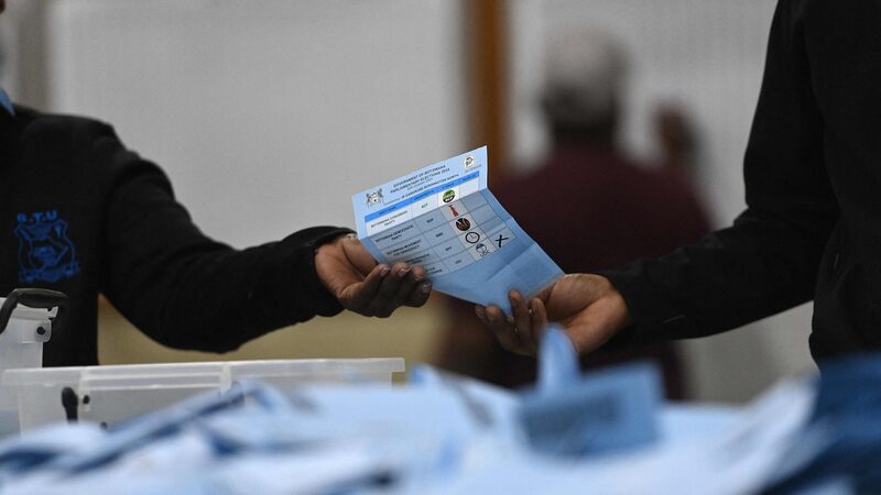 La_oposicio_n_UDC_gana_mayori_a_en_Botswana_y_formara__gobierno