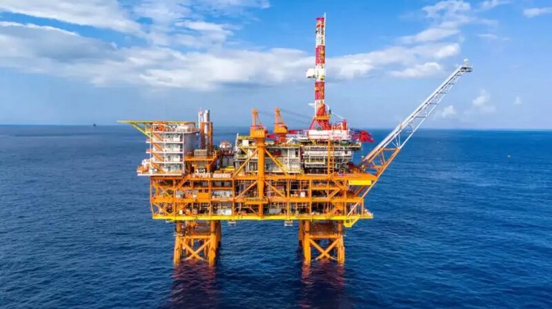 __La_plataforma_petrolera_de_alta_tecnologi_a_de_China_causa_sensacio_n_en_el_Mar_del_Sur_de_China