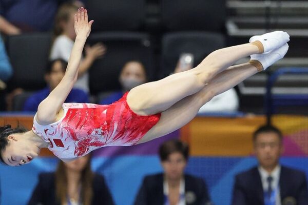 La racha dorada de la trampolinista china Zhu Xueying termina mientras Hu Yicheng brilla en una sorprendente victoria en la Copa del Mundo La_racha_dorada_de_la_trampolinista_china_Zhu_Xueying_termina_mientras_Hu_Yicheng_brilla_en_una_sorprendente_victoria_en_la_Copa_del_Mundo