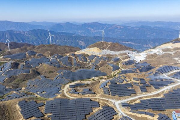 La revolución verde de China toma protagonismo en Davos 2025 🌍♻️ La_revolucio_n_verde_de_China_toma_protagonismo_en_Davos_2025____