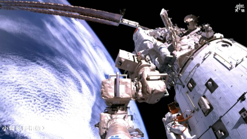 La_tripulacio_n_del_Shenzhou_18_de_China_se_prepara_para_un_e_pico_regreso_tras_misio_n_espacial_de_6_meses video poster
