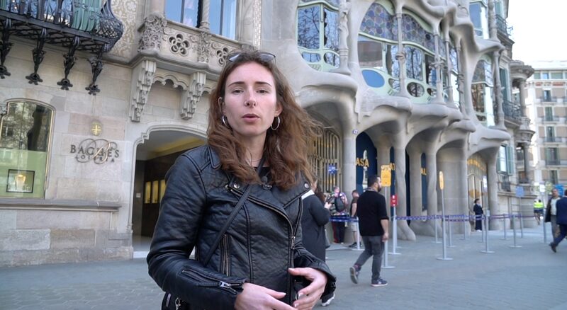 La_vlogger_Izzie_explora_las_calles_vaci_as_de_Barcelona_en_medio_del_brote_de_COVID_19 video poster
