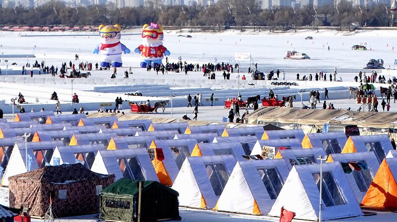 La_zona_de_glamping_y_relax_de_Harbin__Un_escape_invernal_para_turistas