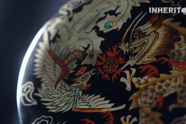 Lacas de Chengdu: Revelando 3,000 Años de Elegancia Atemporal ✨ Lacas_de_Chengdu__Revelando_3_000_An_os_de_Elegancia_Atemporal__
