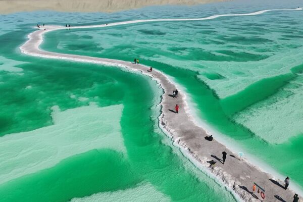 Lago_Esmeralda__La_Joya_Verde_Viridiana_que_Brilla_en_el_Paisaje_de_Qinghai