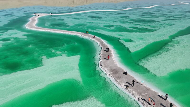 Lago_Esmeralda__La_Joya_Verde_Viridiana_que_Brilla_en_el_Paisaje_de_Qinghai