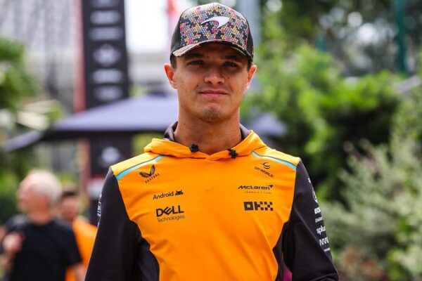 Lando_Norris_brilla_en_Singapur___La_estrella_de_McLaren_lidera_la_sesio_n_de_pra_ctica_