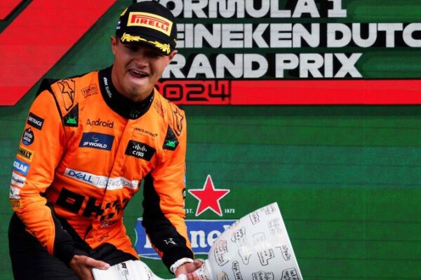 Lando_Norris_rompe_la_racha_de_victorias_en_casa_de_Verstappen_en_el_GP_de_Pai_ses_Bajos__