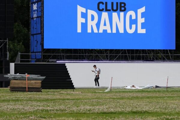 Las_Festividades_Oli_mpicas_Transforman_el_Parque_de_Pari_s_en_una_Celebracio_n_Global