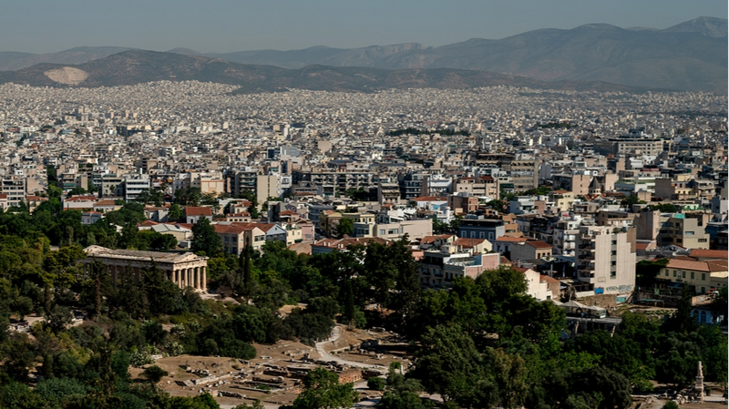 Las_calles_de_Atenas_se_encienden_de_nuevo__protestas_marcan_16_an_os_desde_el_fatal_tiroteo_del_adolescente