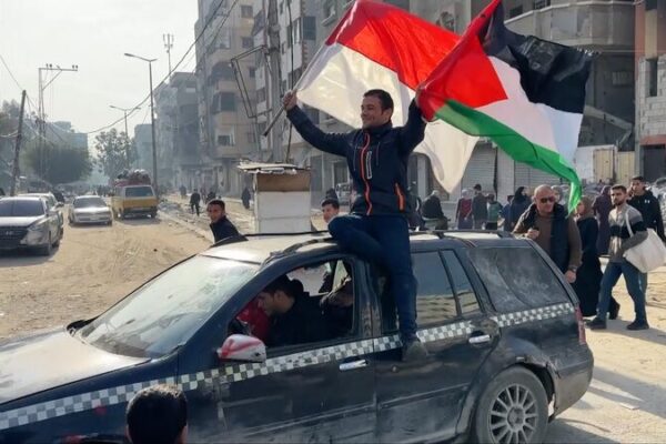 Las_calles_de_Gaza_se_iluminan__estallan_celebraciones_tras_el_alto_al_fuego__ video poster