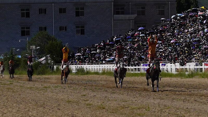 Las_carreras_de_caballos_tradicionales_iluminan_el_Festival_Shoton_de_Lhasa___ video poster