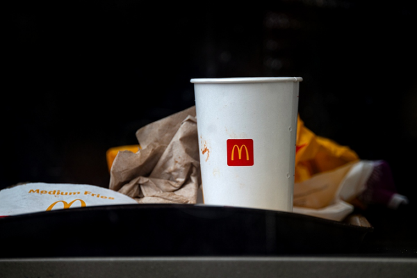 Las cebollas causan brote de E. Coli en McDonald’s: 90 enfermos en los EE. UU. 😲🍔🌰 Las_cebollas_causan_brote_de_E__Coli_en_McDonald_s__90_enfermos_en_los_EE__UU_____
