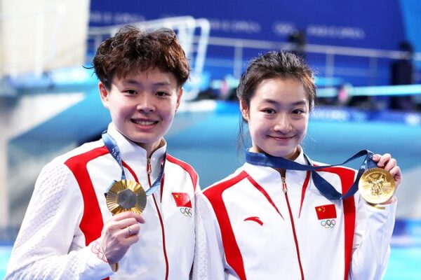 Las clavadistas chinas Chen y Chang ganan oro en el trampolín de 3m sincronizado femenino en París 2024 Las_clavadistas_chinas_Chen_y_Chang_ganan_oro_en_el_trampoli_n_de_3m_sincronizado_femenino_en_Pari_s_2024