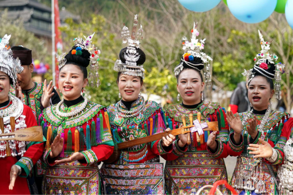 Las_coloridas_festividades_de_An_o_Nuevo_del_Pueblo_Dong_iluminan_Rongjiang__