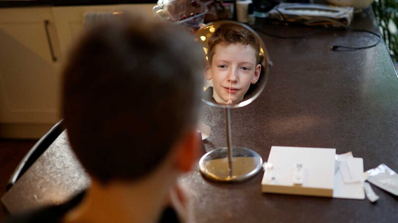 Las_escuelas_de_Inglaterra_reabren_con_nuevas_reglas_de_pruebas_de_COVID_y_mascarillas__