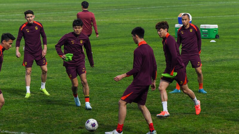 Las_estrellas_del_fu_tbol_de_China_se_preparan_en_Haikou_para_sus_suen_os_de_la_Copa_del_Mundo___
