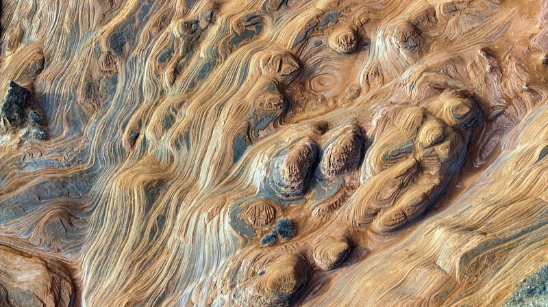 Las_huellas_del_tiempo_en_la_naturaleza__Impresionantes_vistas_ae_reas_de_la_formacio_n_Danxia_en_Shaanxi__