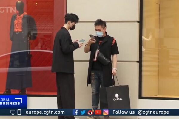 Las marcas de lujo europeas apuestan por el Año Nuevo Chino Las_marcas_de_lujo_europeas_apuestan_por_el_An_o_Nuevo_Chino video poster