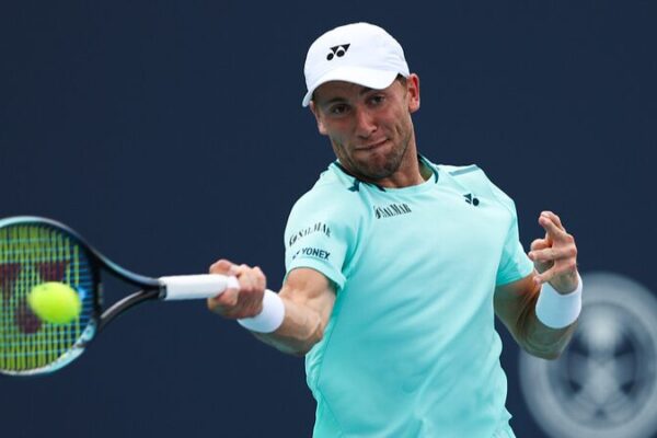 Las_mejores_semillas_Ruud_y_Hurkacz_brillan_en_las_semifinales_del_Estoril_Open__