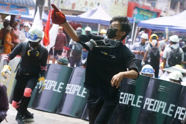 Las_protestas_y_represiones_continu_an_en_Myanmar_mientras_el_golpe_militar_entra_en_la_se_ptima_semana