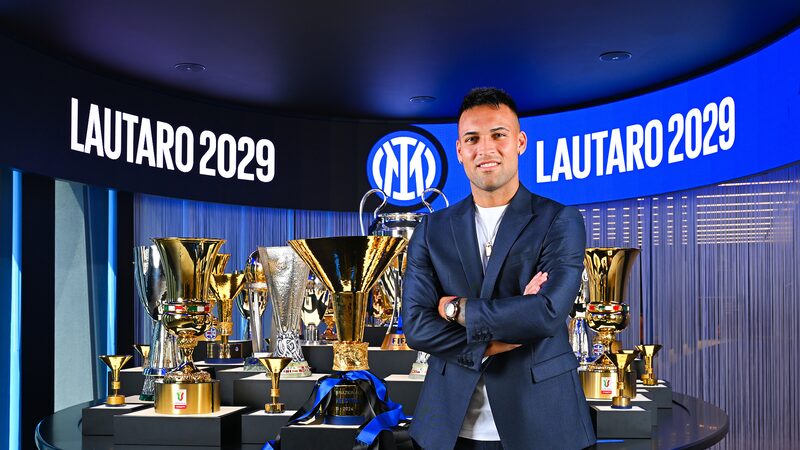 ____Lautaro_Marti_nez_firma_una_extensio_n_de_cinco_an_os_con_el_Inter_de_Mila_n___