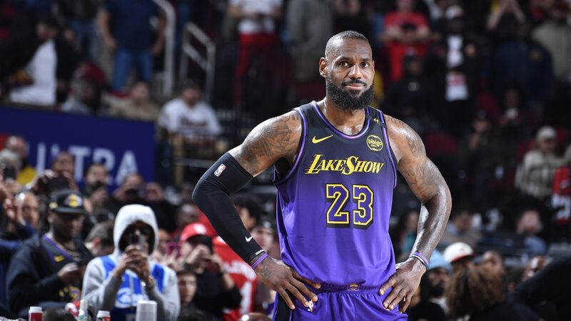 _LeBron_James__El_mejor_jugador_de_40_an_os_en_la_historia_de_la_NBA_ video poster