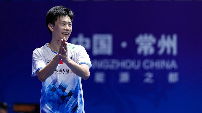 Lei_Lanxi_sorprende_al_campeo_n_oli_mpico_Axelsen_en_el_BWF_China_Open