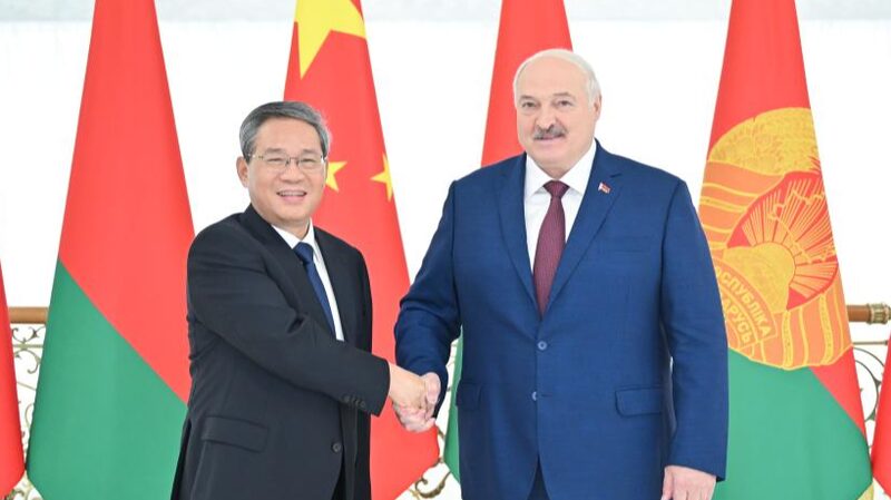 Li_Qiang_y_Lukashenko_fortalecen_la_amistad_entre_China_y_Bielorrusia__