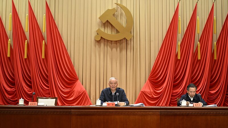 Li_der_chino_Cai_Qi_pide_a_los_funcionarios_profundizar_las_reformas__