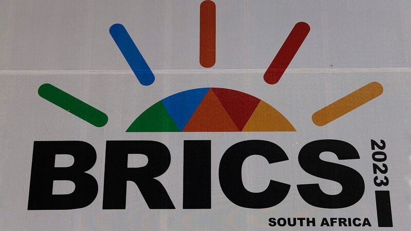 Li_deres_de_BRICS_llegan_al_lugar_de_la_cumbre_en_Johannesburgo___ video poster