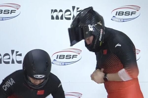 Li_y_Shi_de_China_descienden_a_sexto_lugar_en_la_Copa_del_Mundo_de_Bobsleigh_de_la_IBSF__