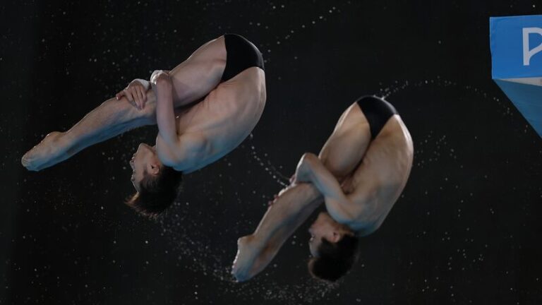 Lian Junjie y Yang Hao ganan la cuarta medalla de oro para China en los Juegos Olímpicos de París 2024 🎉 Lian_Junjie_y_Yang_Hao_ganan_la_cuarta_medalla_de_oro_para_China_en_los_Juegos_Oli_mpicos_de_Pari_s_2024__