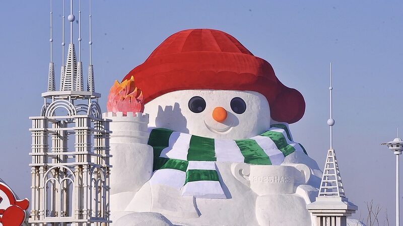 Lista_de_invierno__Seis_esculturas_ico_nicas_de_mun_ecos_de_nieve_gigantes_en_Harbin