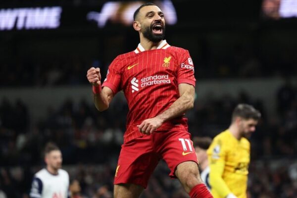 Liverpool aplastó a Tottenham con seis mientras Salah brilla; Man Utd avergonzado por Bournemouth Liverpool_aplasto__a_Tottenham_con_seis_mientras_Salah_brilla__Man_Utd_avergonzado_por_Bournemouth