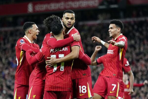 Liverpool gana 2-0 al Manchester City y se distancia en la Premier League Liverpool_gana_2_0_al_Manchester_City_y_se_distancia_en_la_Premier_League