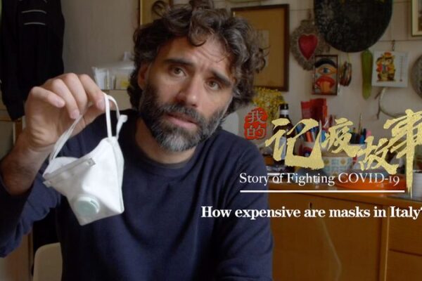 Locura_por_Mascarillas_en_Italia___Los_Precios_se_Disparan_en_medio_de_la_Crisis_del_COVID_19_ video poster