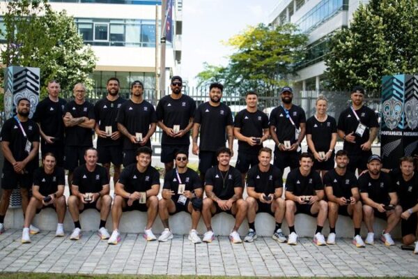 Los All Blacks y Black Ferns de Nueva Zelanda buscan la gloria olímpica en París 🏉✨ Los_All_Blacks_y_Black_Ferns_de_Nueva_Zelanda_buscan_la_gloria_oli_mpica_en_Pari_s___