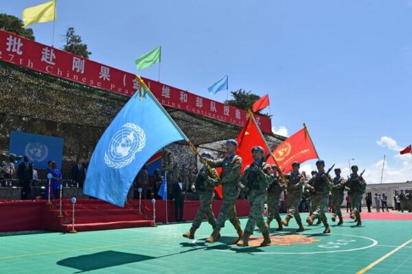 Los_Cascos_Azules_Chinos_en_RDC_Reciben_la_Medalla_de_la_Paz_de_la_ONU__