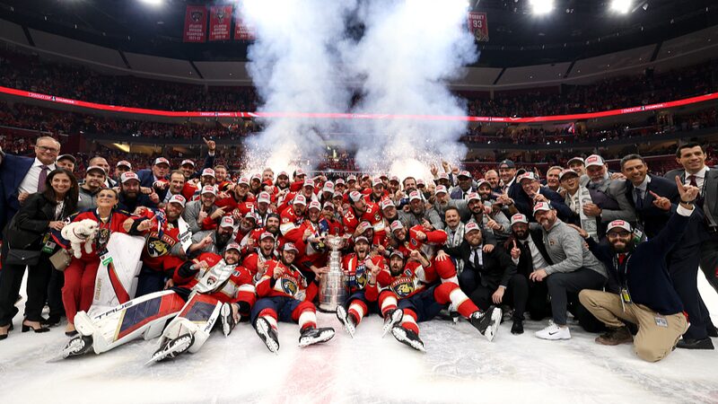 _Los_Florida_Panthers_logran_su_primera_victoria_en_la_Stanley_Cup_sobre_los_Edmonton_Oilers_