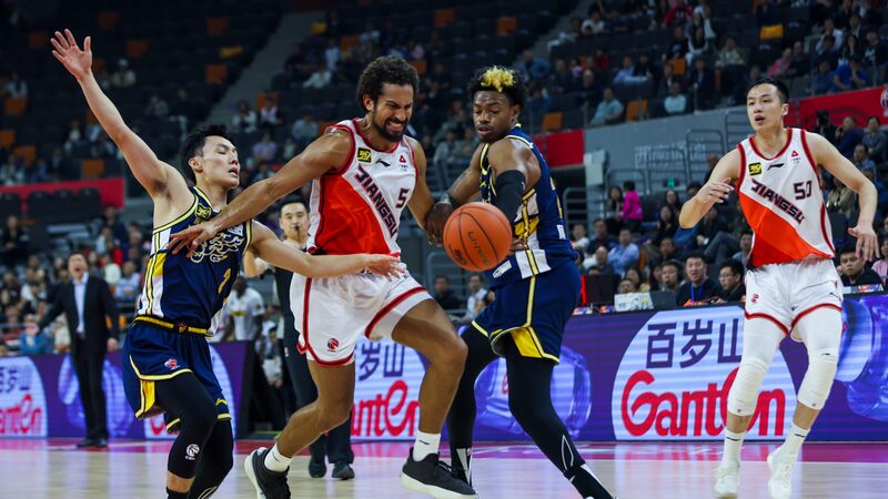_Los_Jiangsu_Dragons_rompen_racha_perdedora_y_sorprenden_a_los_Guangdong_Tigers_100_98____