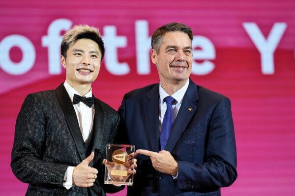 Los Jugadores Chinos Brillan en los Premios BWF 2024 con Seis Trofeos 🏸✨ Los_Jugadores_Chinos_Brillan_en_los_Premios_BWF_2024_con_Seis_Trofeos___