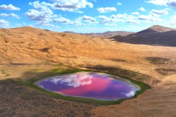 Los_Lagos_Ma_gicos_de_Badain_Jaran__El_Arcoi_ris_Escondido_de_la_Naturaleza__